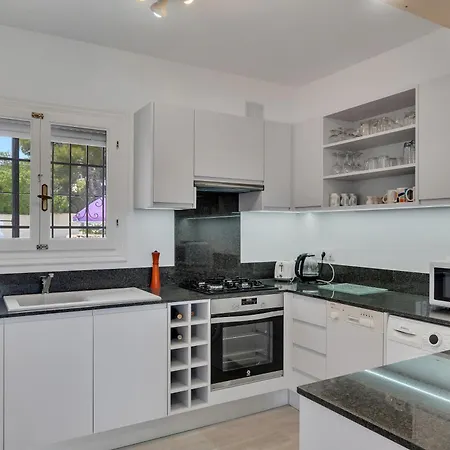 Casa Nico- By Aldertons