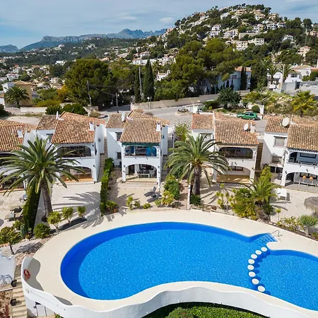 Casa Nico- By Aldertons Villa